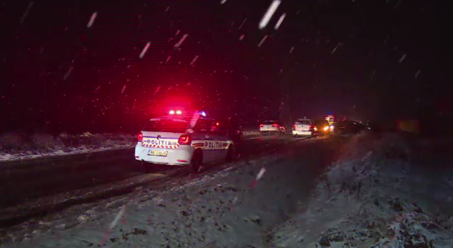 Urmărire ca în filme, în Argeș. Un șofer fără permis nu a putut fi oprit nici cu focuri de armă