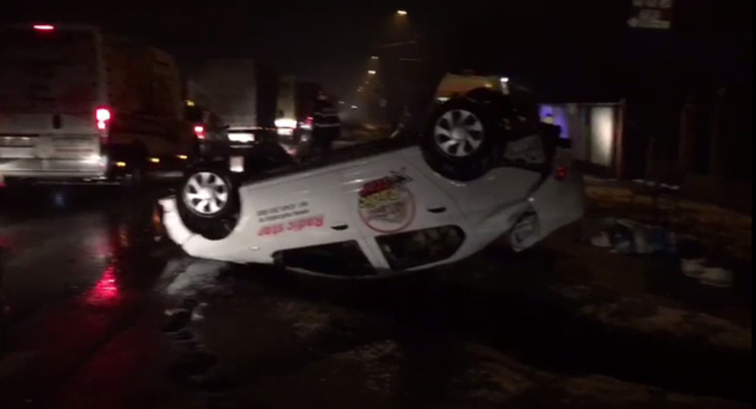 A supraviețuit miraculos, după ce s-a răsturnat cu mașina. Cum s-a produs accidentul