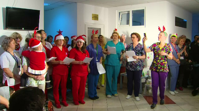 Spectacol pentru copiii grav bolnavi de la Fundeni oferit de medici și asistente