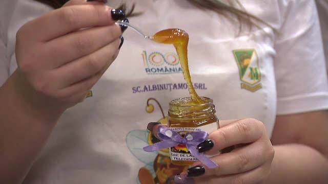 Fermierii, învăţaţi să facă marketing. Ce slogan au inventat pentru mierea de Teleorman