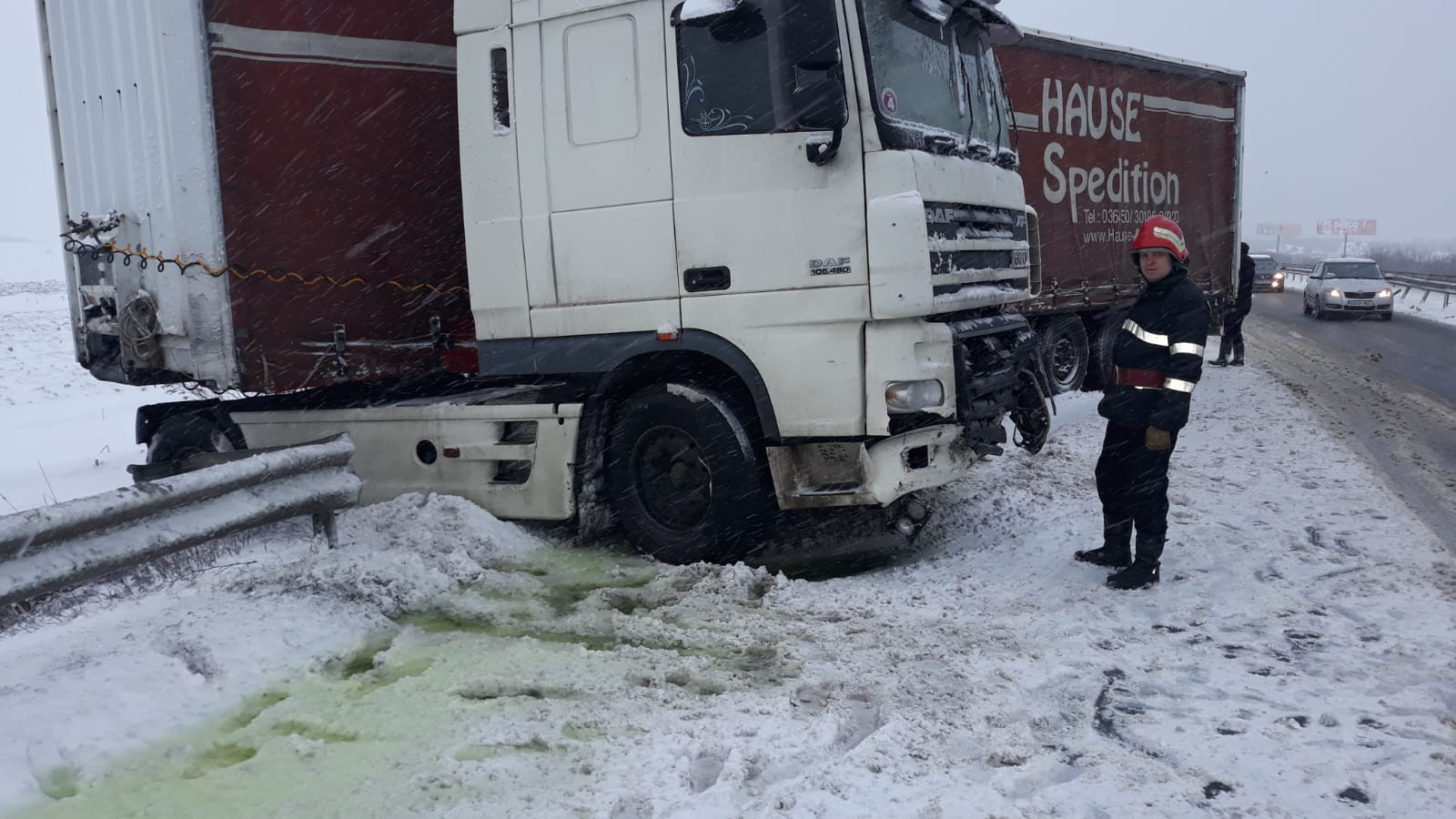 Accidente mortale și ambulanțe înzăpezite. Localitatea pe cale de a fi izolată de lume