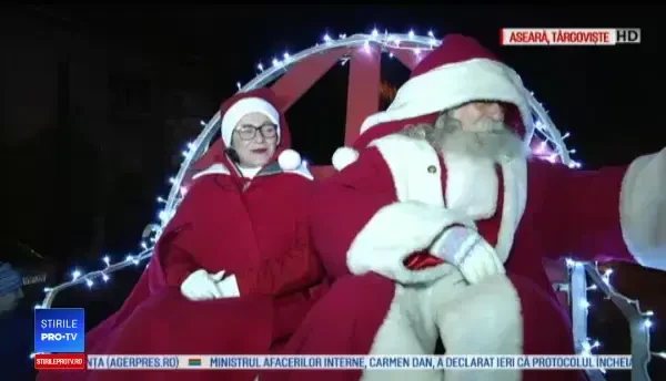 Moş Crăciun a venit cu 10 zile mai devreme în Târgovişte. Reacţia copiilor