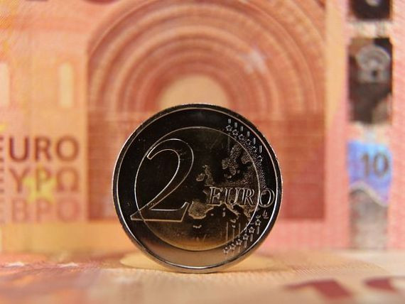 Încă o țară, după Bulgaria, va adopta euro înaintea României. A intrat în UE în 2013