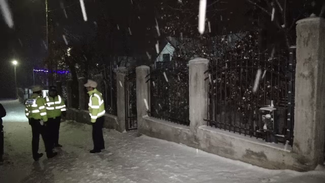 Soți din Botoșani, legați și jefuiți. Hoții au prădat și casa șefului Poliției