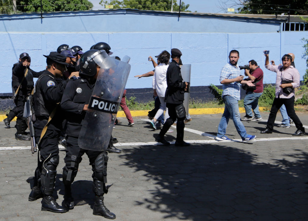 Motivul pentru care mai mulți jurnaliști au fost bătuți de polițiști în timpul unor proteste