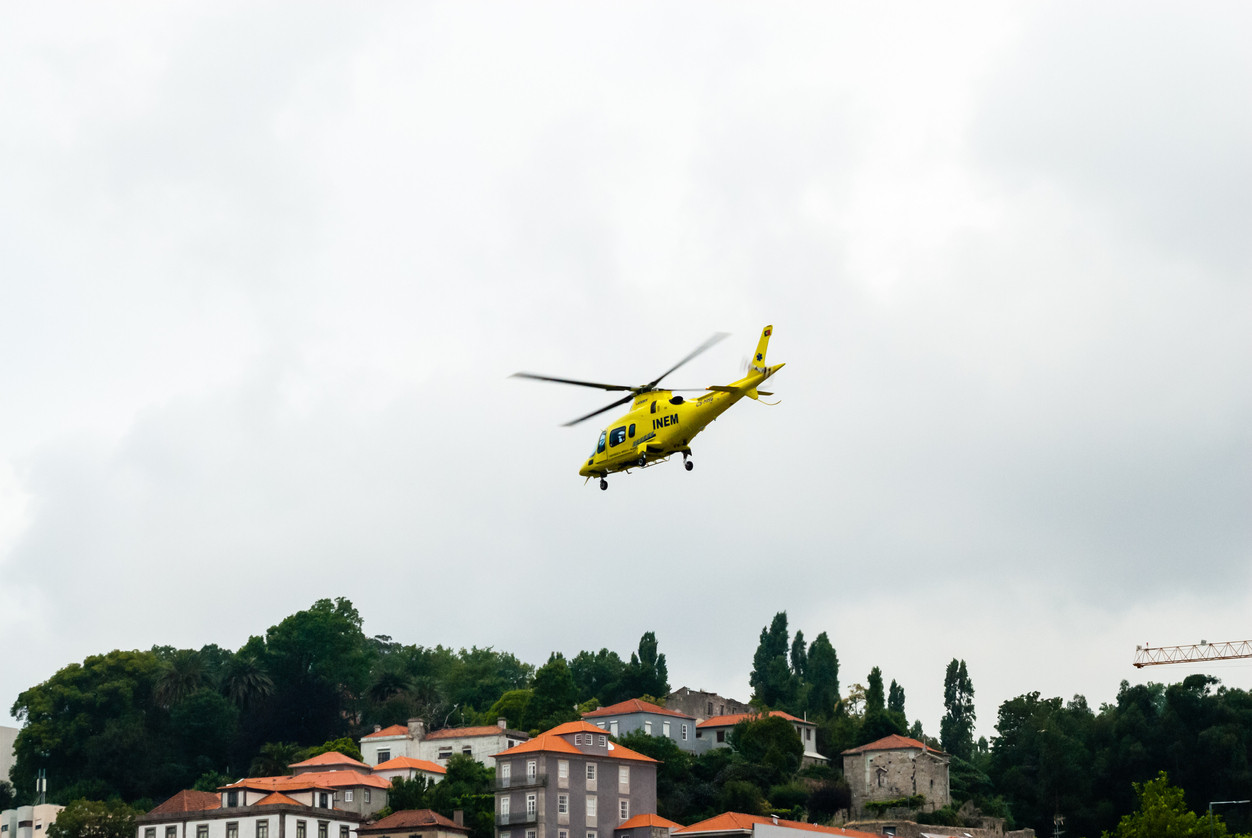 Un elicopter medical s-a prăbuşit în apropierea orașului Porto. 4 persoane au murit