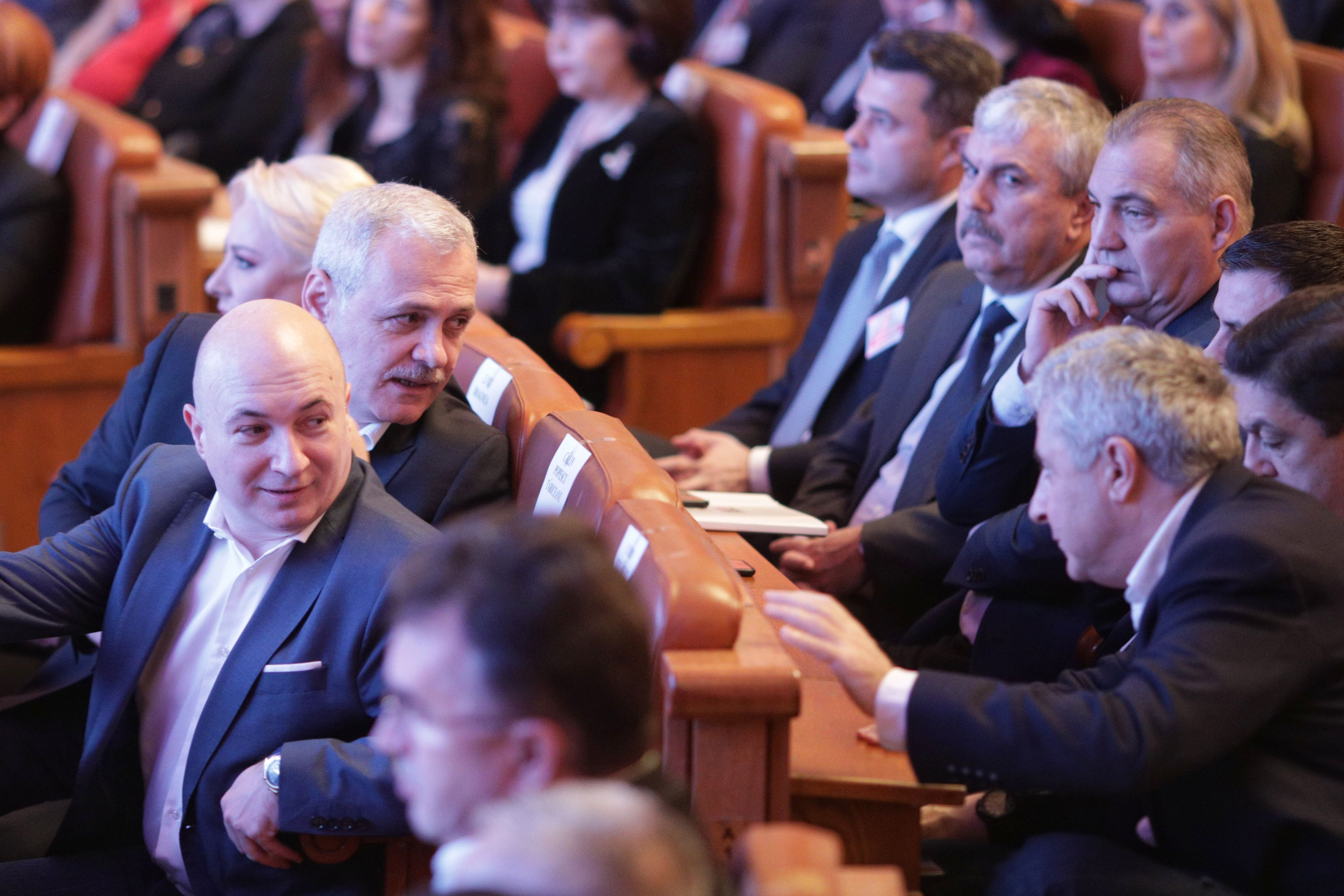 „Dragnea, Tăriceanu, Vâlcov, groparii României, recunosc criza”. Cine a făcut anunțul