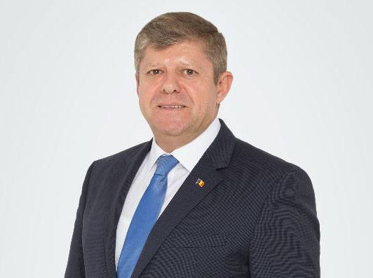 Ponta îi mai dă o lovitură lui Dragnea. Ce deputat PSD a plecat la Pro România