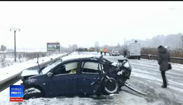 Accidente, localități fără curent, drumuri blocate. Urmările a 2 zile de COD PORTOCALIU