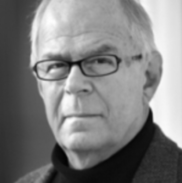 Istoric de 90 de ani, confundat cu teroristul „Akhmed cu o singură armă”. A ajuns pe „lista neagră”