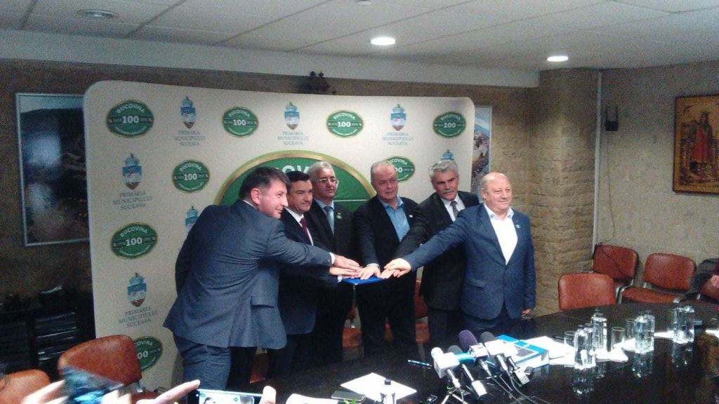 După modelul Alianța Vestului, primari din 4 judeţe au semnat acordul Moldova se dezvoltă