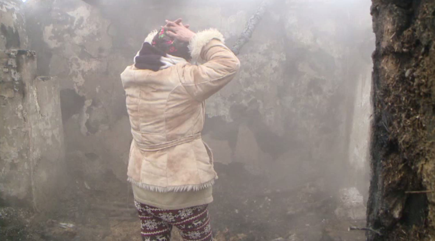 Au rămas fără adăpost înainte de sărbători. Povestea tristă a unei familii din Iași