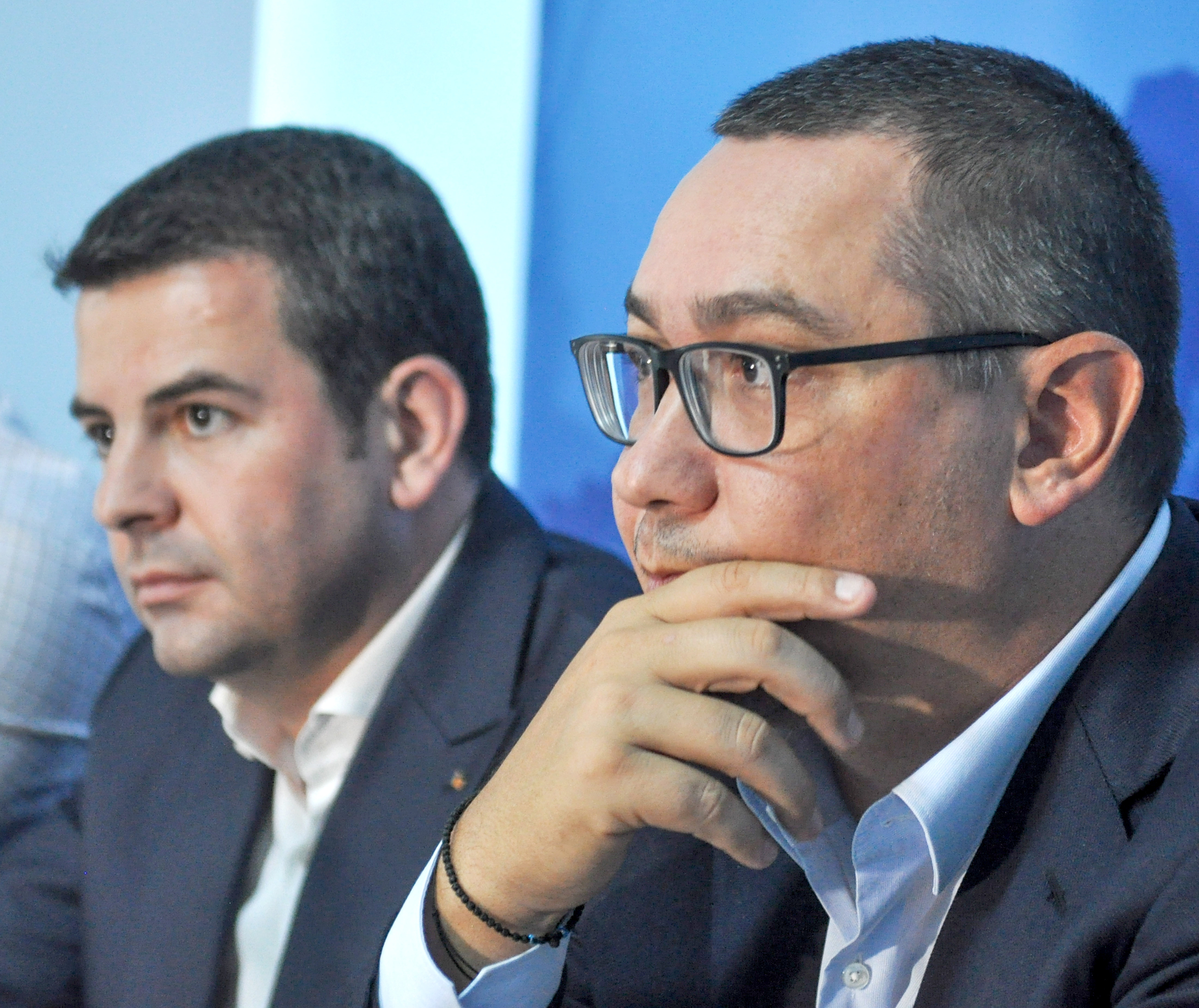 Lovitură grea pentru Ponta. Mai mulți parlamentari din partidul său susțin Guvernul PNL