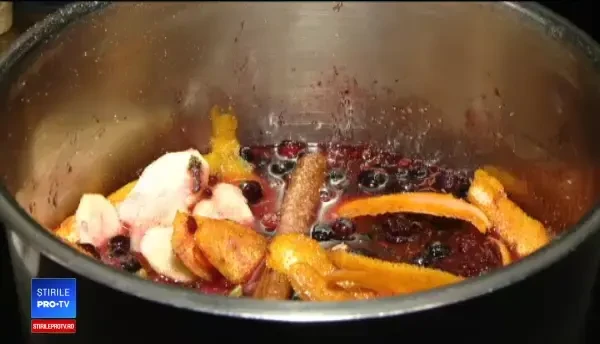 Vinul fiert, vedeta sărbătorilor de iarnă. Cele mai căutate reţete în preajma Crăciunului