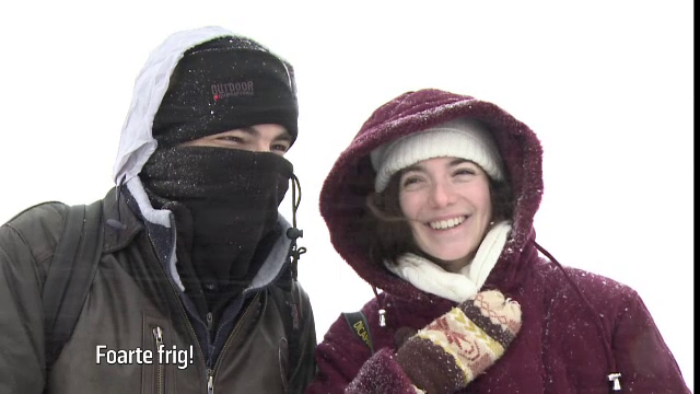 Reacția neașteptată a turiștilor străini la vederea Hotelul de Gheață de la Bâlea Lac