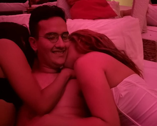 Un adolescent de 16 ani a povestit cum și-a pierdut virginitatea. ”Îmi vine să plâng”