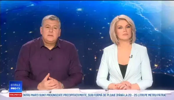 Ploaie de bani provocată de un tânăr de la etajul unei clădiri rezidențiale. VIDEO
