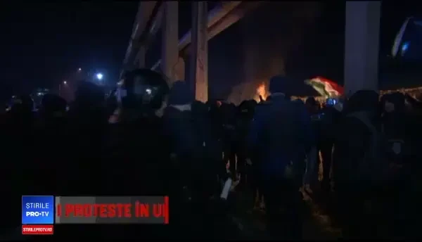 Protestatarii din Ungaria, însoțiți de politicienii din opoziție. Mesajul Guvernului