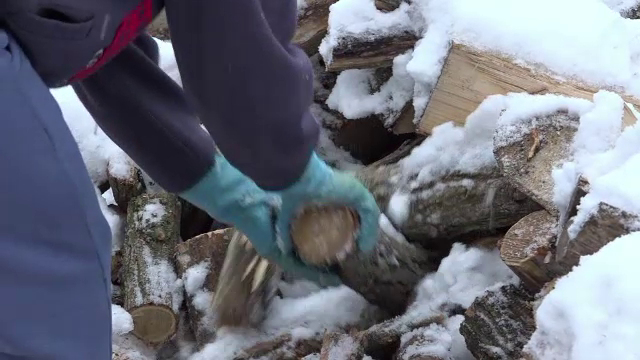 Un tânăr și-a ucis vărul, crezând că vrea să-l atace. Ce a făcut când s-a trezit din beție