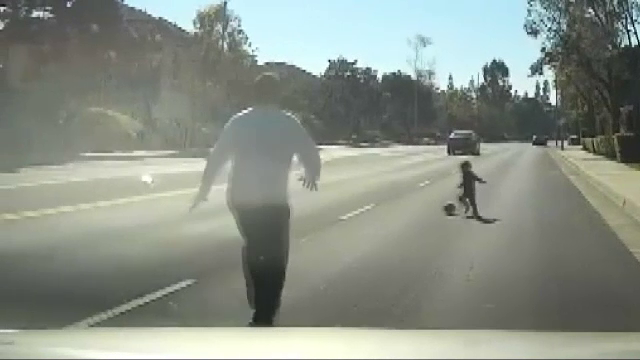 Un copil de 2 ani, salvat de la moarte în ultima clipă. VIDEO cu momentul