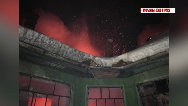 Bărbat din Timiş, găsit mort în propria casă. Locuinţa ar fi luat foc de la o lumânare uitată aprinsă