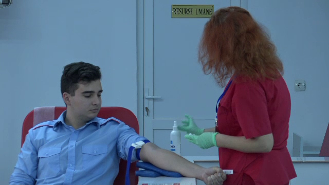 Elevii militari din Alba Iulia au donat sânge pentru a salva vieți: "E o faptă bună"