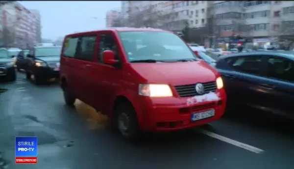 Primăria Capitalei va ridica mașinile parcate pe prima bandă. Taxa percepută