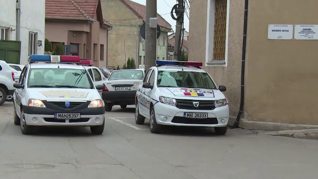Peste 10.000 de petarde, artificii şi pocnitori au fost confiscate de poliţişti în Alba Iulia