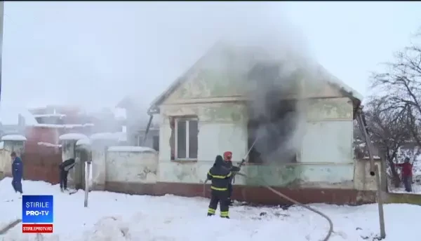 Cum a scăpat o fetiță de 10 ani dintr-un incendiu de proporții. Mama are arsuri grave