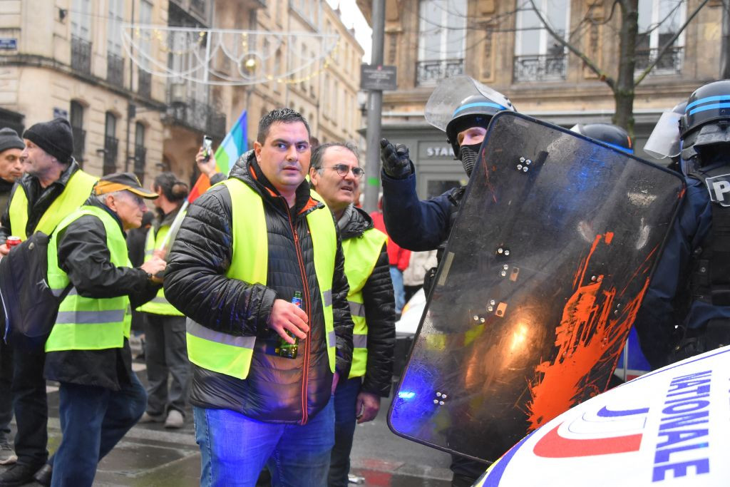 Două jurnaliste de la France 2 au fost agresate în timpul protestelor ”vestelor galbene”