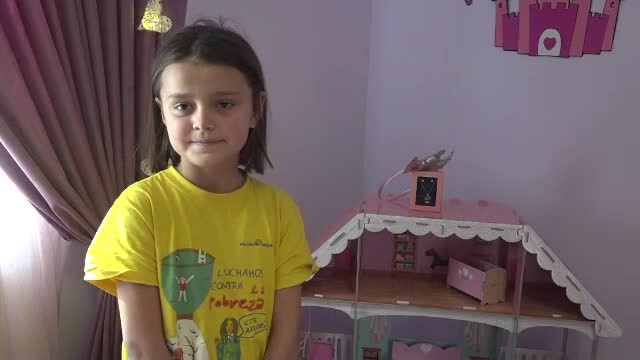 Fetița din Vaslui care își dorea ”piure cu carne” a primit o casă de Crăciun