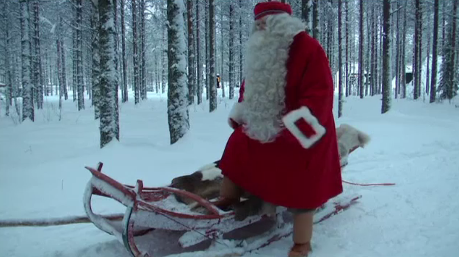 Moș Crăciun și-a început călătoria. Copiii din toată țara, nerăbdători să-l primească