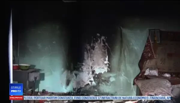 Şi-a lăsat cei 3 copii în casă iar când s-a întors erau morţi. Greşeala unei mame