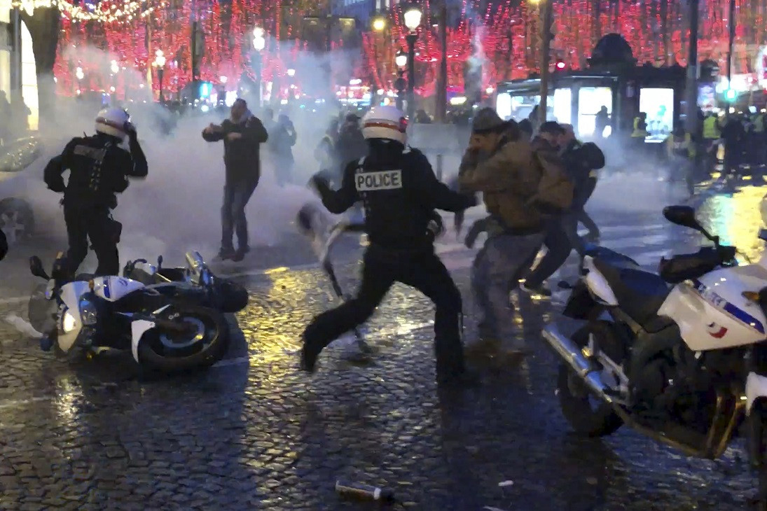 MAE: Atenționare de călătorie în Franța, unde continuă protestele „vestelor galbene”