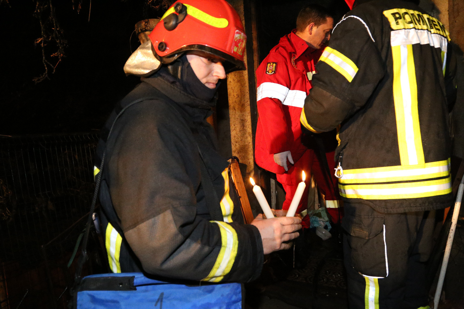 O bătrână şi o copilă au murit într-un incendiu în Capitală, în noaptea de Crăciun