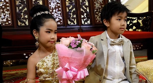 Gemeni în vârstă de 6 ani, obligați de părinți să se căsătorească. Care este motivul