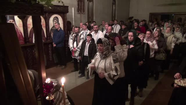 De fiecare Crăciun, credincioșii din Bacău se duc la mănăstirea Diaconeşti. Ce este special