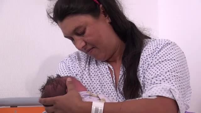 Româncele care de Crăciun au primit cel mai frumos cadou: au devenit mame