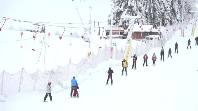 Surpriză neplăcută pentru turiștii care s-au dus să schieze de Crăciun la Băișoara