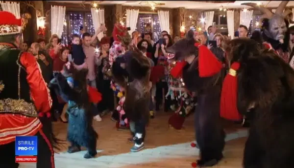 Românii au chefuit de zor la munte. ”Ciocnesc pentru 11 kilometri de autostradă”