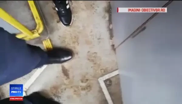 Șofer de autobuz beat, filmat în timp ce conduce haotic. Cum salvează un călător situația