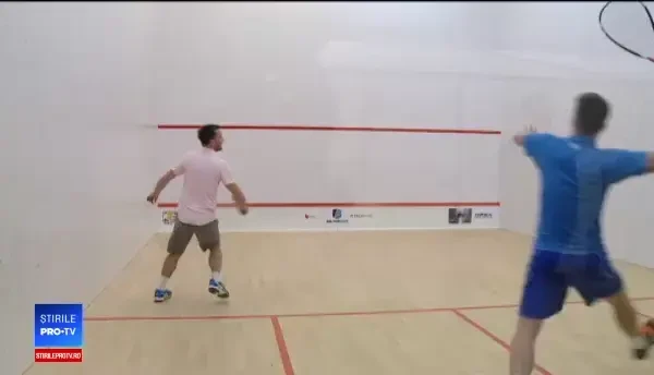 Lupta românilor cu caloriile, după Crăciun: patinoarul, sala de forță sau squashul