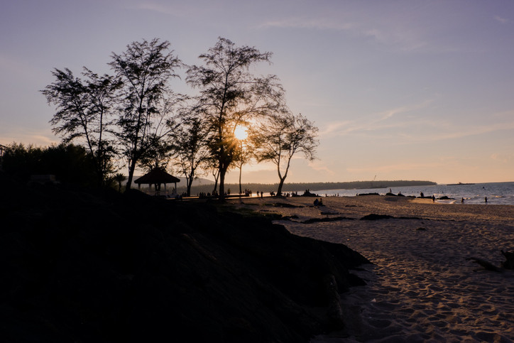 Explozie pe o populară plajă turistică. Poliţia a mai descoperit câteva bombe nedetonate