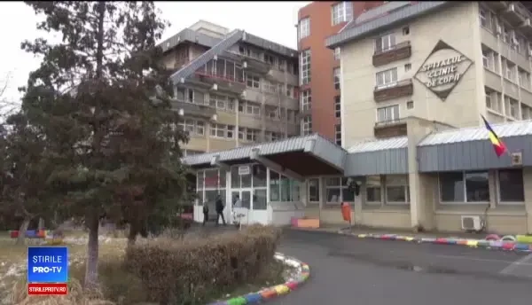 La o simplă tuse, părinții își duc copiii la urgențe. Medicii se plâng și că sunt agresivi