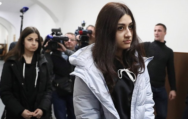 Ce s-a întâmplat cu cele 3 surori din Rusia, care și-au înjunghiat mortal tatăl