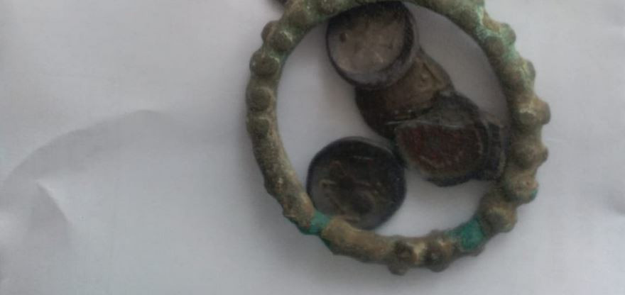 Descoperirea făcută pe un câmp din Dâmboviţa de un bărbat cu un detector de metale