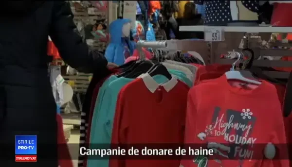 (P) Campanie de donare de haine în mai multe lanțuri de magazine
