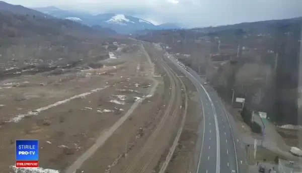 Trafic rutier aglomerat pe Valea Prahovei, pe sensul de urcare spre munte