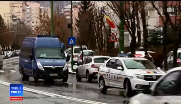 ANIMAȚIE GRAFICĂ. Cum au acționat hoții care au aruncat în aer bancomatul, la Brașov