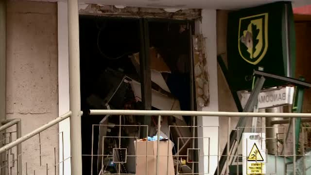 Polițiștii au un cerc de suspecți în cazul jafului la banca din Brașov. Suma furată de hoți